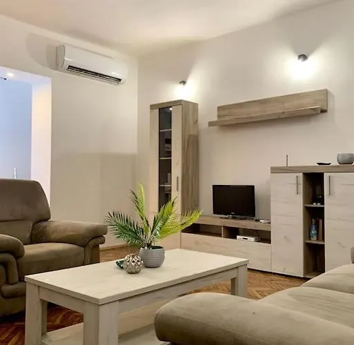 Central City Apartment דירה סקופיה